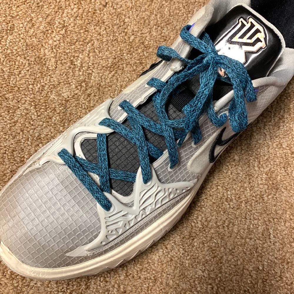 Nike Kyrie lows